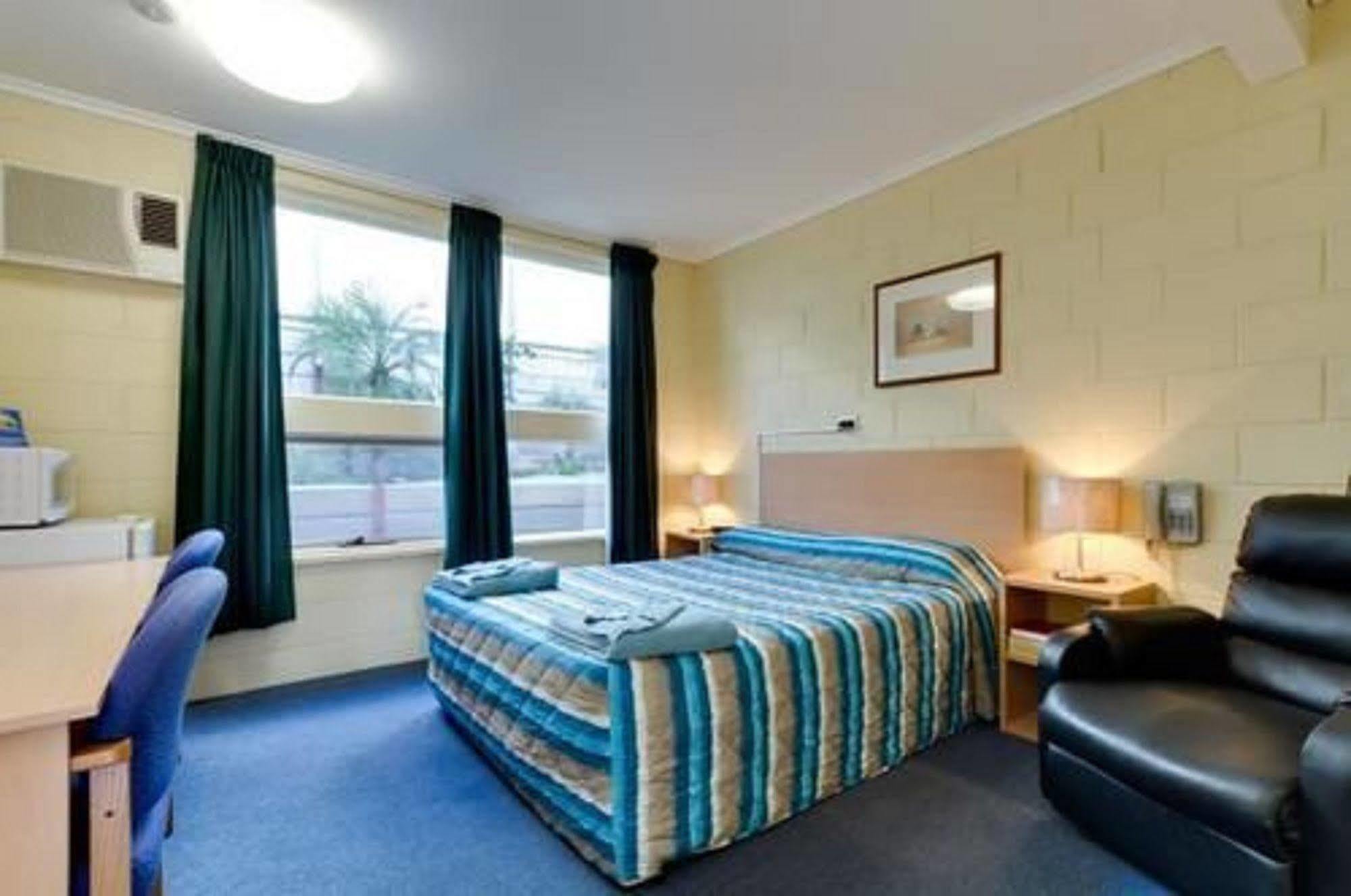 أدليد Enfield Motel المظهر الخارجي الصورة