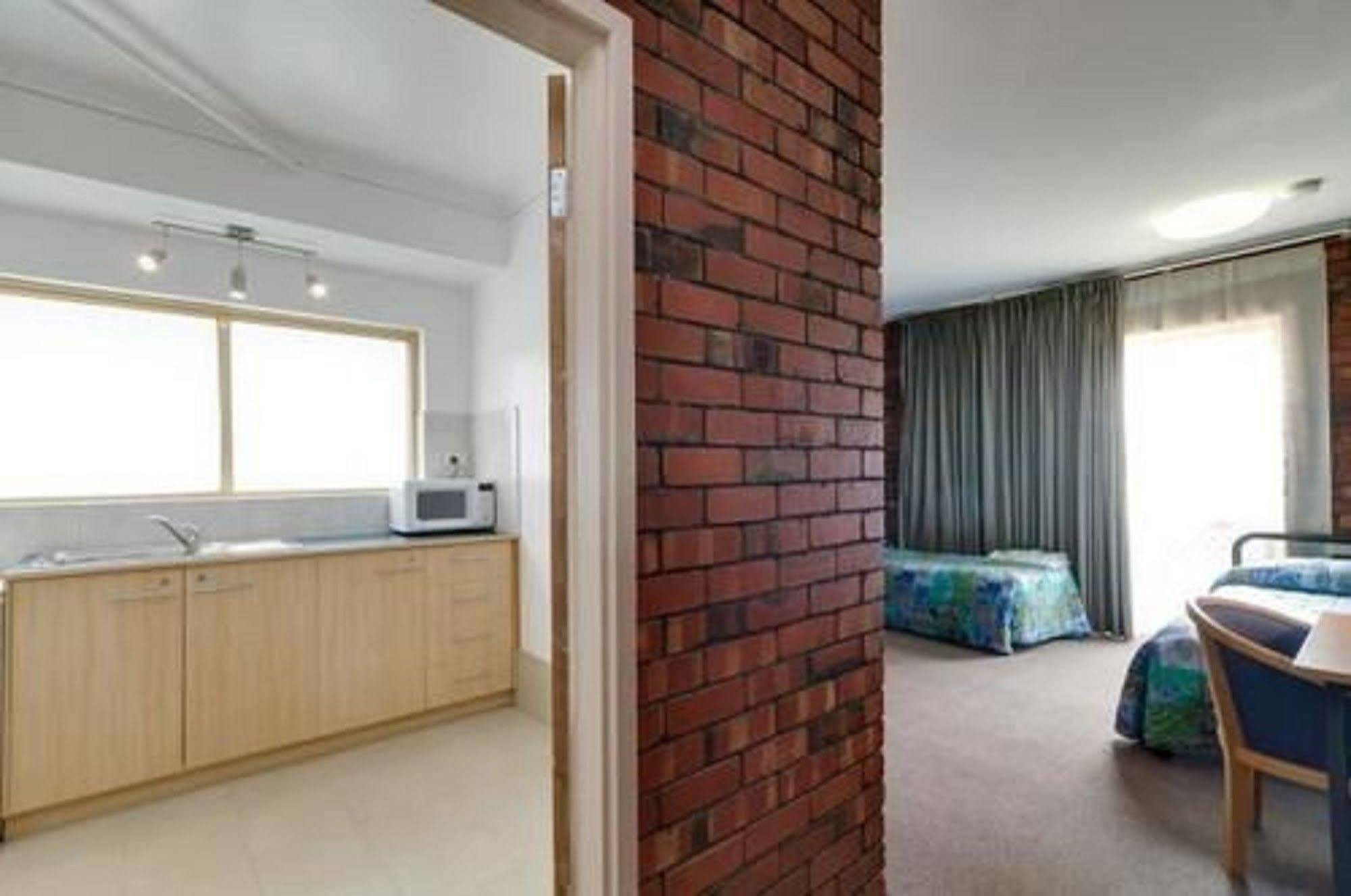 أدليد Enfield Motel المظهر الخارجي الصورة