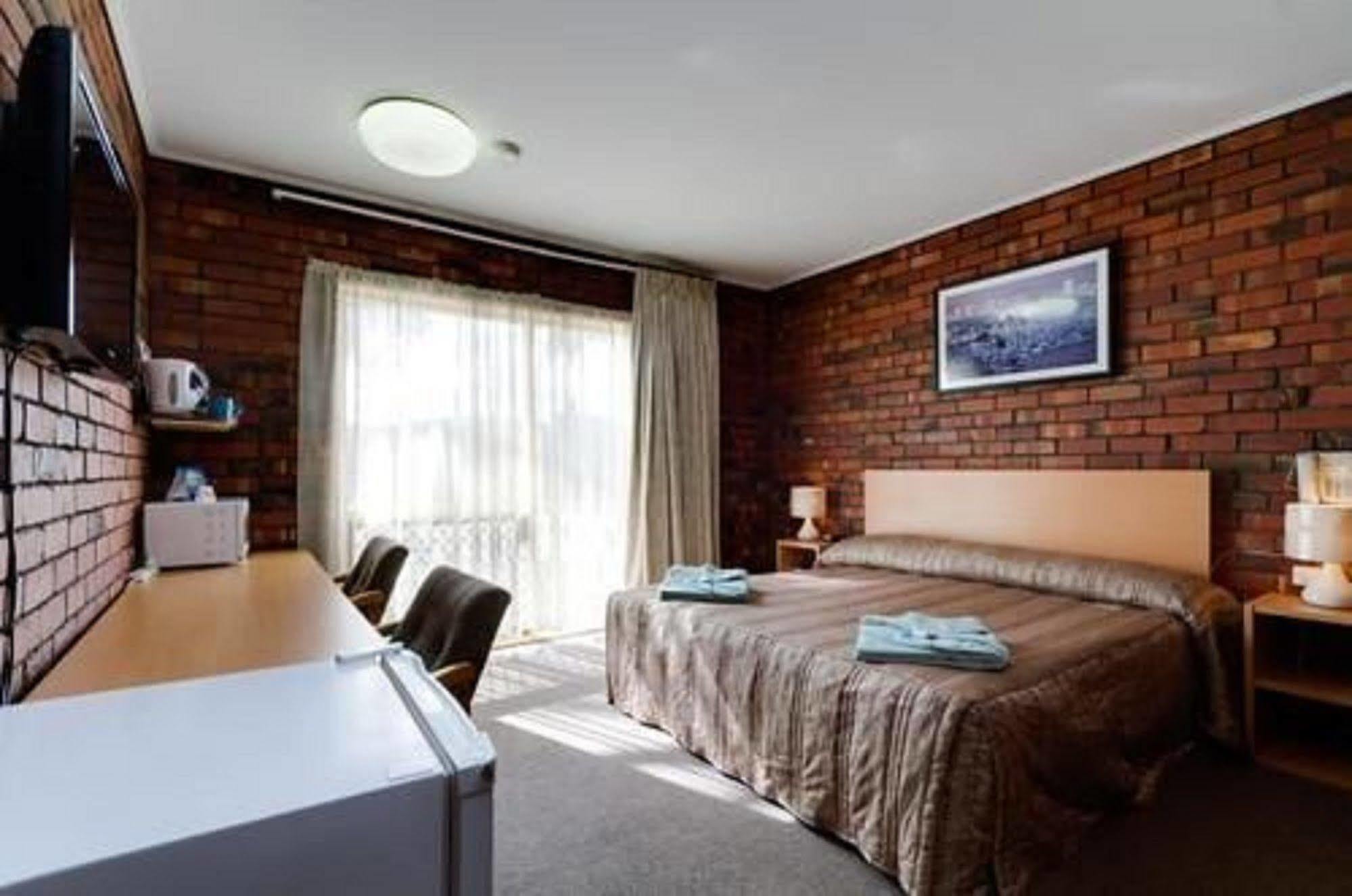 أدليد Enfield Motel المظهر الخارجي الصورة